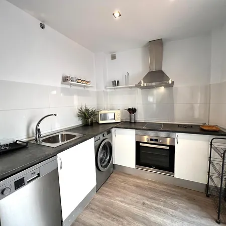Apartment Nuevo Cathedral Deluxe Sinesedesignhomes