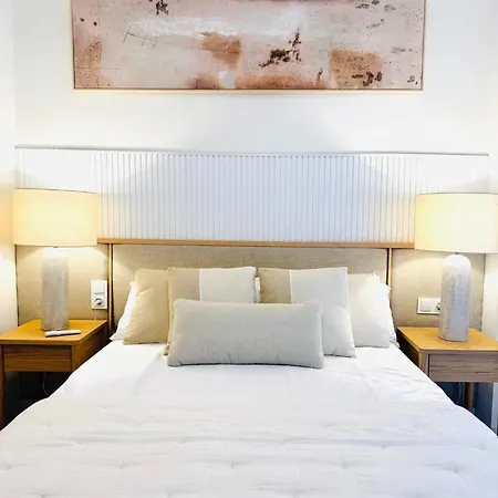 Nuevo Cathedral Deluxe Sinesedesignhomes Apartment